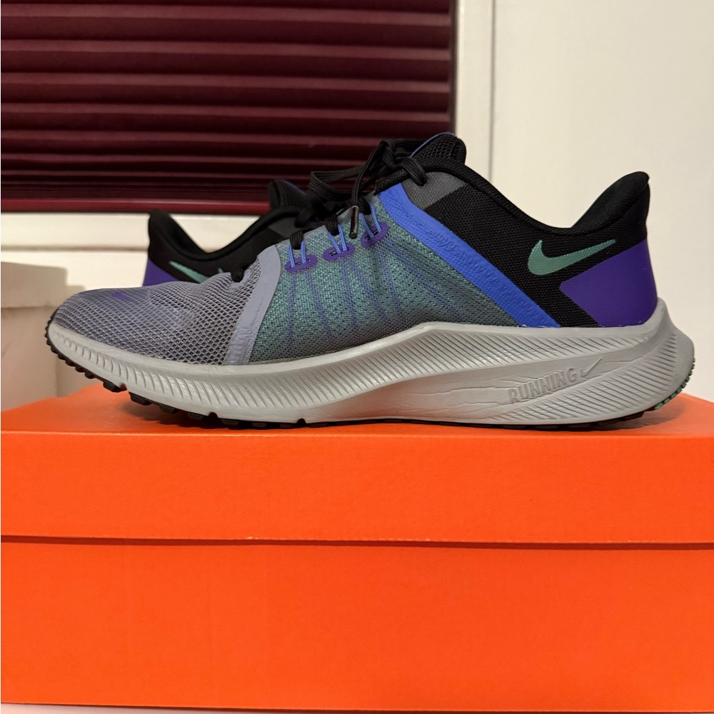Nike Quest 4 in Teal and Black
